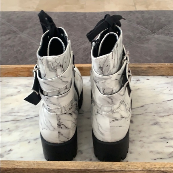 Platform combat Boots - Picture 2 of 5